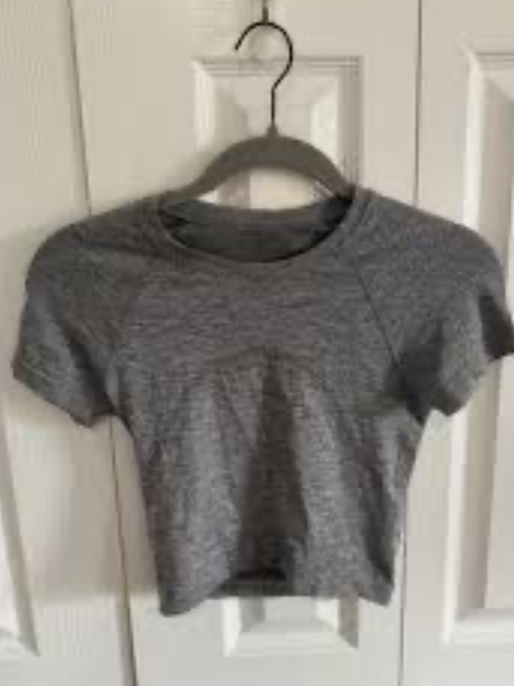 Lululemon Swiftly Tech Gray Short-Sleeve Crop Top size 6